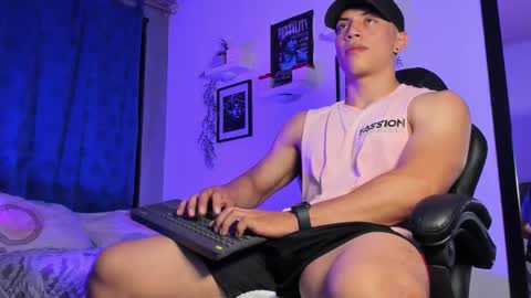 Snapshot of thomsevery_ chatting on September 2025 03:28:01 AM Thoms Every online show from September 2025 03:28:01 AM