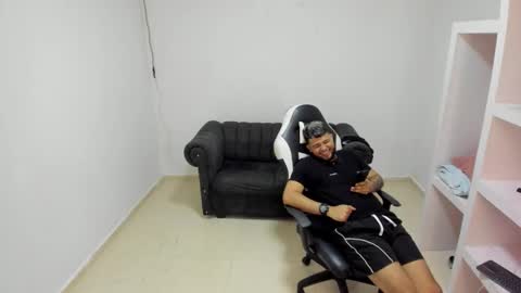 thomson_hot01 online show from February 2026 07:51:01 AM