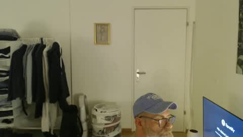 Tom online show from February 2026 06:15:02 PM