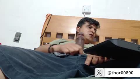 Snapshot of thor0200 chatting on June 2026 04:02:01 AM thor0200 online show from June 2026 04:02:01 AM