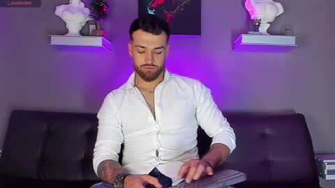 thor_evans online show from November 2025 11:30:01 PM