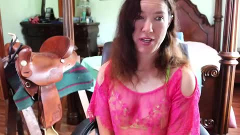 Snapshot of thornbury_rose chatting on April 2026 04:53:02 PM ThornburyRose online show from April 2026 04:53:02 PM
