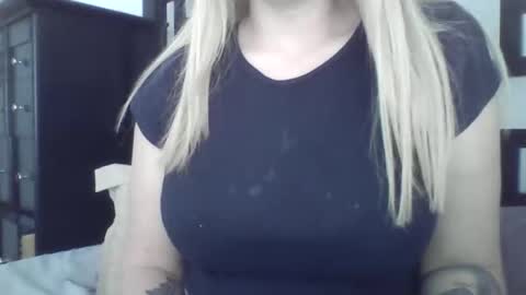 Snapshot of thrillho89 chatting on May 2026 04:32:02 AM thrillho89 online show from May 2026 04:32:02 AM