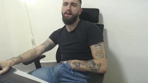 Snapshot of thug__ chatting on December 2024 12:41:01 AM HugeJuicy online show from December 2024 12:41:01 AM