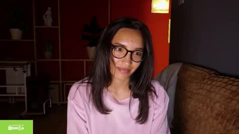 tia_j online show from November 2025 05:47:01 PM