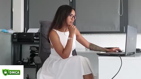 Snapshot of tia_j chatting on June 2026 09:02:01 AM tia_j online show from June 2026 09:02:01 AM