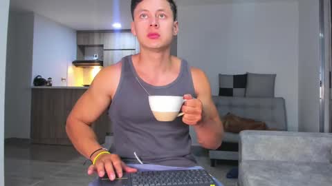 santiago online show from September 2025 11:52:01 PM