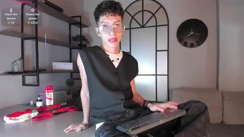 Tiam Muller online show from December 2025 02:16:01 AM