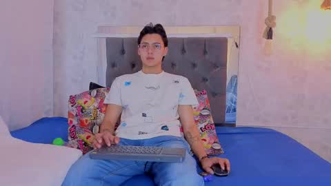 Snapshot of tian_sex chatting on May 2026 04:53:02 AM online show from May 2026 04:53:02 AM