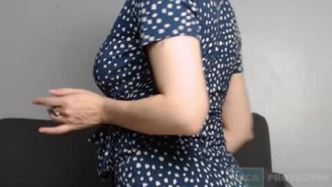 Snapshot of tiannarae chatting on October 2025 04:49:01 AM TIANNA online show from October 2025 04:49:01 AM