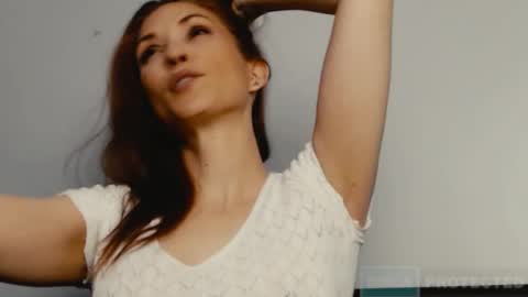 Snapshot of tiannarae chatting on November 2025 06:35:01 PM TIANNA online show from November 2025 06:35:01 PM