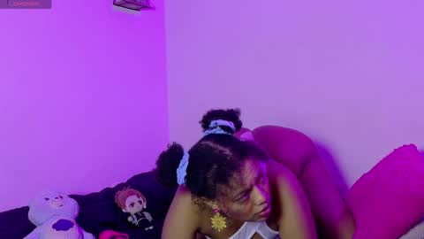 Snapshot of tiannarodriguez chatting on May 2026 01:22:02 AM Mel online show from May 2026 01:22:02 AM
