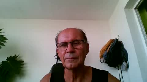 Snapshot of tiaretiareopui chatting on December 2025 07:39:02 AM tiaretiareopui online show from December 2025 07:39:02 AM