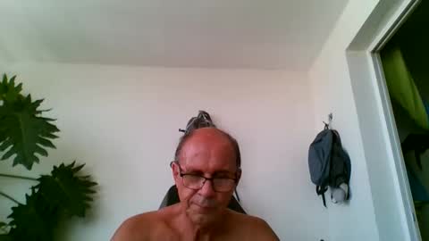 Snapshot of tiaretiareopui chatting on January 2026 08:50:02 AM tiaretiareopui online show from January 2026 08:50:02 AM