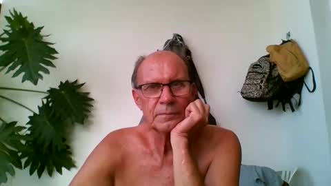 Snapshot of tiaretiareopui chatting on January 2026 10:28:02 AM tiaretiareopui online show from January 2026 10:28:02 AM