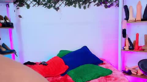 Snapshot of tifanny_nails chatting on June 2026 06:21:02 PM Tifanny Nails online show from June 2026 06:21:02 PM
