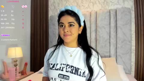 Tiff3 online show from November 2025 08:52:02 PM