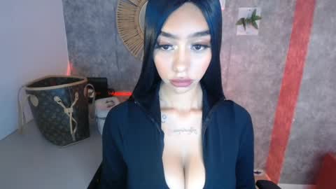 Snapshot of tiffany_1m chatting on December 2024 12:34:02 PM tiffany_1m online show from December 2024 12:34:02 PM