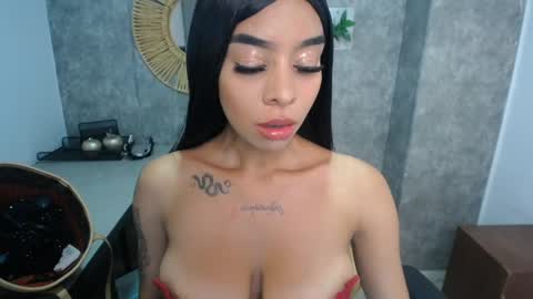 Snapshot of tiffany_1m chatting on January 2025 03:58:02 PM tiffany_1m online show from January 2025 03:58:02 PM