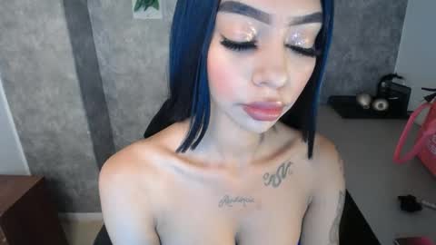 Snapshot of tiffany_1m chatting on January 2025 01:04:01 PM tiffany_1m online show from January 2025 01:04:01 PM