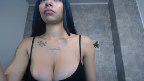 Snapshot of tiffany_1m chatting on February 2025 04:03:01 PM tiffany_1m online show from February 2025 04:03:01 PM