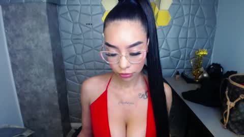 Snapshot of tiffany_1m chatting on March 2025 12:26:01 PM tiffany_1m online show from March 2025 12:26:01 PM