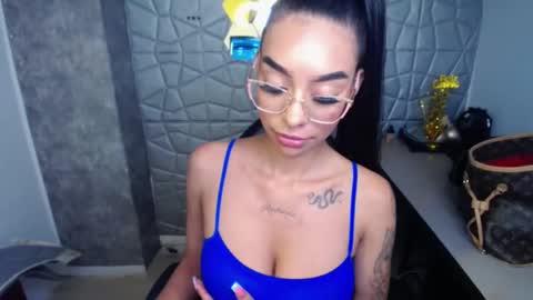 Snapshot of tiffany_1m chatting on March 2025 03:51:01 PM tiffany_1m online show from March 2025 03:51:01 PM