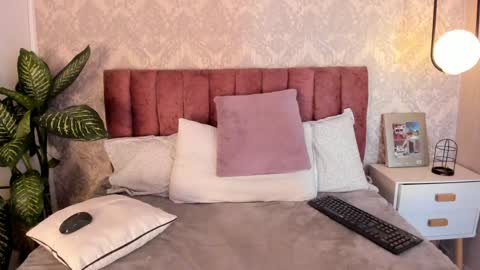 Tiffany Becker online show from December 2024 07:30:02 PM