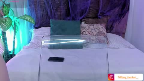 Tiffany Becker online show from October 2025 11:55:02 AM