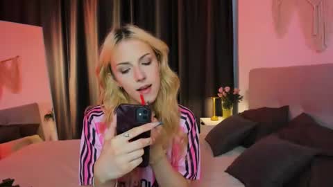 Snapshot of tiffany_king chatting on July 2026 03:32:02 PM Tiffany online show from July 2026 03:32:02 PM