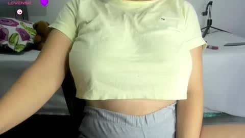 tiffany theressa online show from November 2025 02:49:02 PM