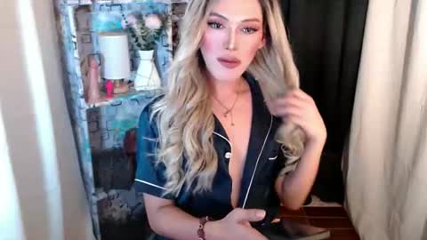 tiffany online show from November 2025 05:47:01 PM