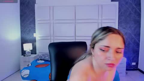 tiffanyhoustton online show from March 2026 12:11:01 PM