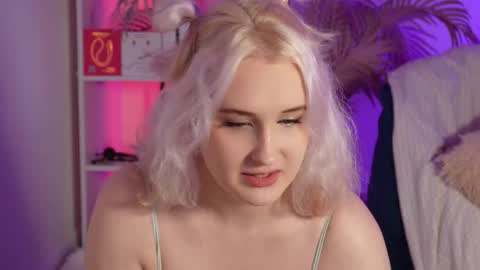 tiffanyjons online show from November 2025 05:57:01 PM