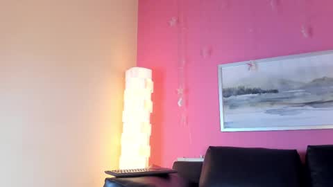 Stefany Suarez online show from March 2025 01:07:01 PM