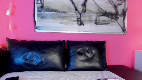 Stefany Suarez online show from October 2025 09:15:02 PM