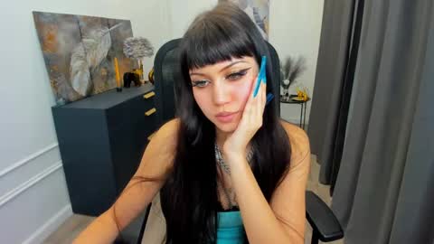 tiffanyyoun online show from April 2026 12:19:02 PM