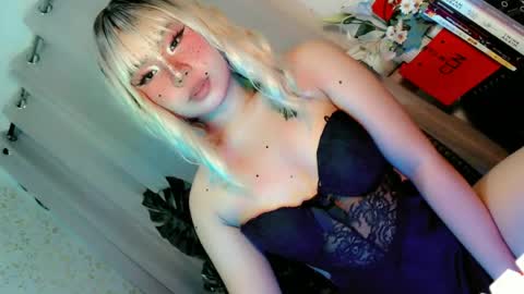 Snapshot of tight_elliana chatting on June 2026 10:27:02 PM tight_elliana online show from June 2026 10:27:02 PM