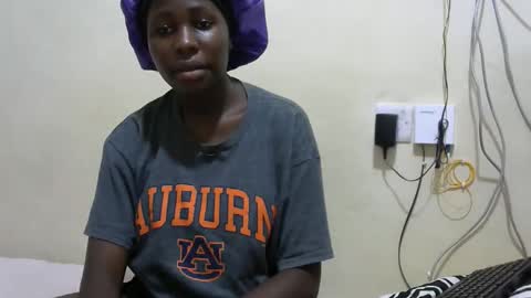 tight_pussie online show from November 2025 05:48:02 PM