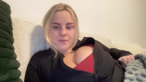 Snapshot of tigoldbitties11 chatting on September 2025 03:31:01 AM Lexi online show from September 2025 03:31:01 AM