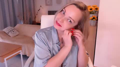 Tilly online show from December 2025 08:05:02 PM