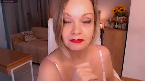Snapshot of tilly_eliot chatting on June 2026 08:12:02 PM Tilly online show from June 2026 08:12:02 PM