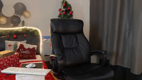 Snapshot of tim_mart chatting on December 2024 02:03:02 AM ask me online show from December 2024 02:03:02 AM