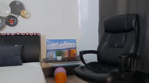 Snapshot of tim_mart chatting on February 2025 07:48:01 AM ask me online show from February 2025 07:48:01 AM