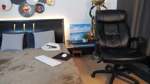 Snapshot of tim_mart chatting on February 2025 01:53:02 PM ask me online show from February 2025 01:53:02 PM