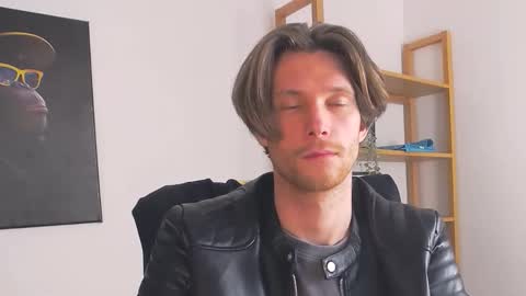 Snapshot of tim_mart chatting on November 2025 08:13:02 PM ask me online show from November 2025 08:13:02 PM