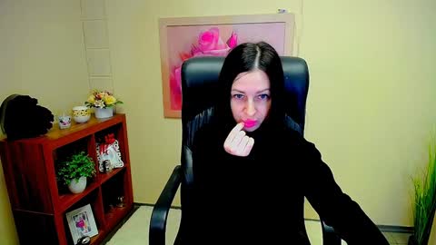 Luisa online show from February 2025 07:50:02 AM