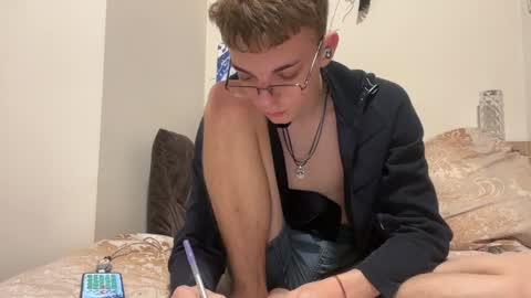 Snapshot of timveret chatting on December 2024 08:49:02 PM Wizard online show from December 2024 08:49:02 PM