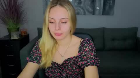 Tina online show from November 2025 12:37:02 PM