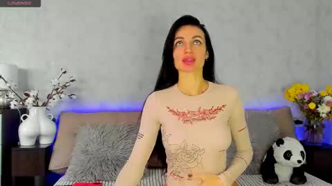 Tina online show from October 2025 11:27:01 AM